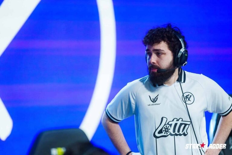 Image of Fluxo Counter-Strike coach standing behind players at StarLadder Budapest Major 2025