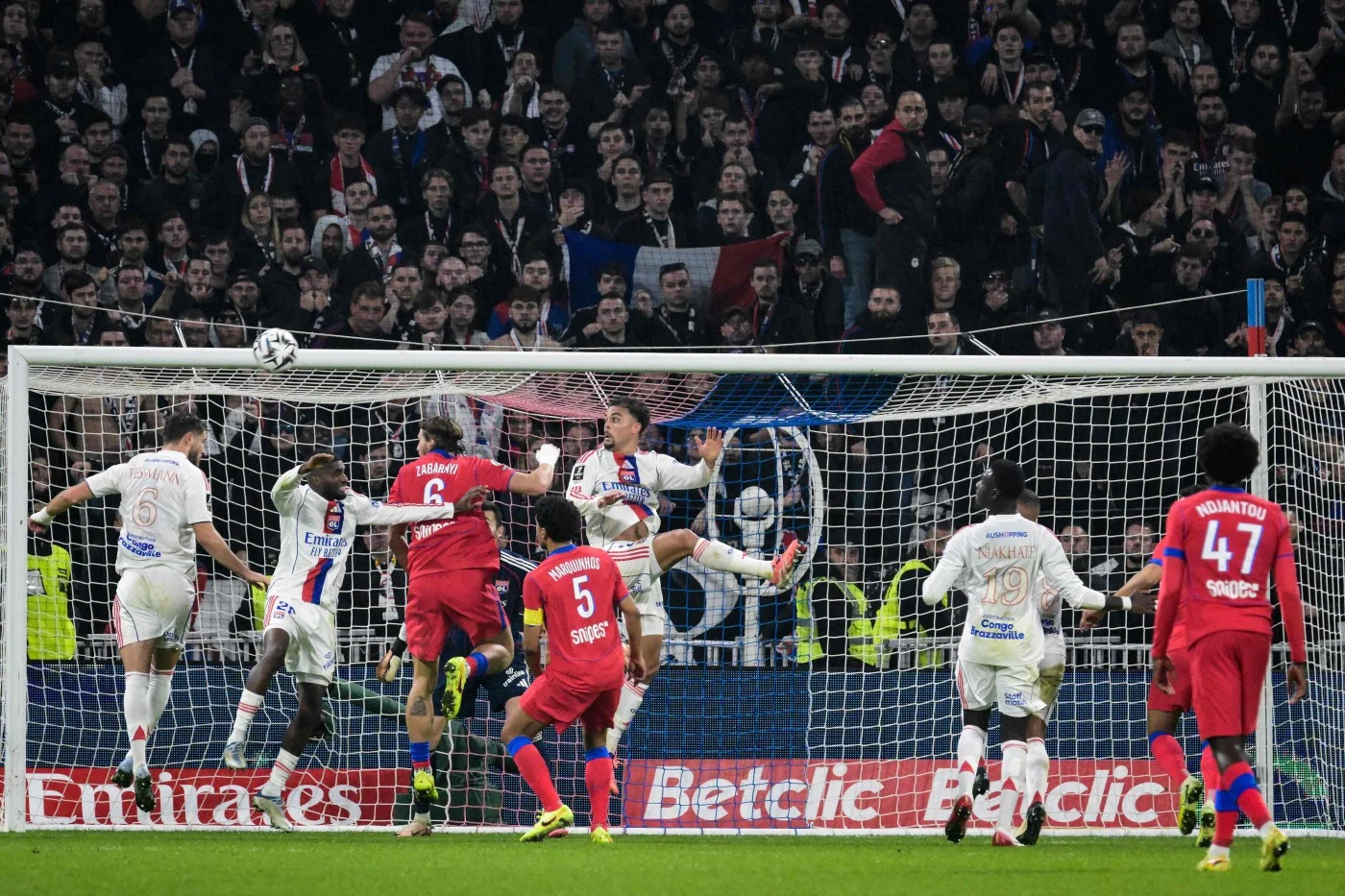 Neves’ late header sends PSG top of Ligue 1 as Strasbourg down Lille