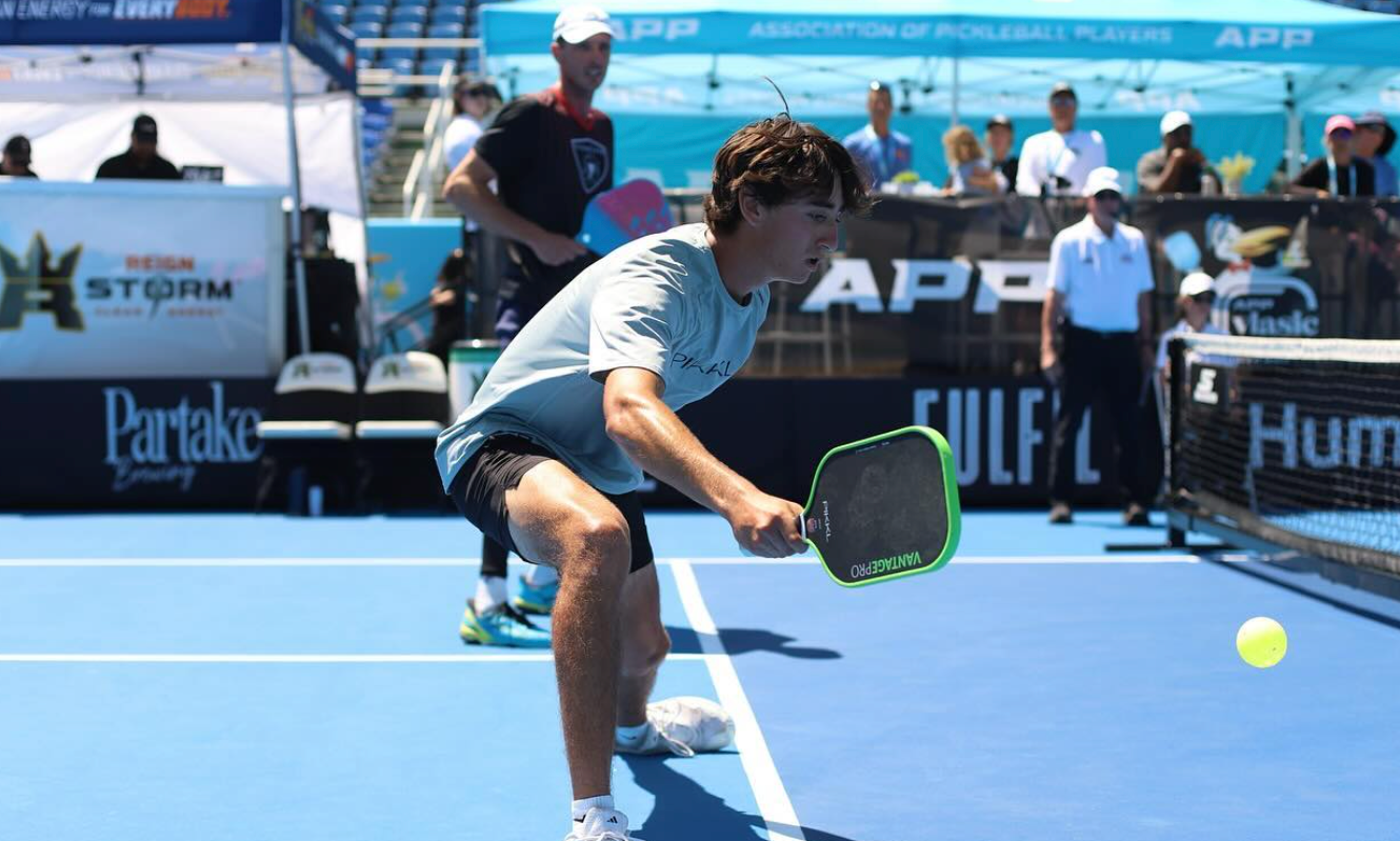 Why Pro Pickleball Players Are Choking Up on Their Paddles – The Dink Pickleball