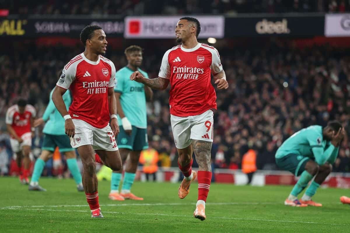 Stoppage-time winner extends Gunners lead at Premier League summit