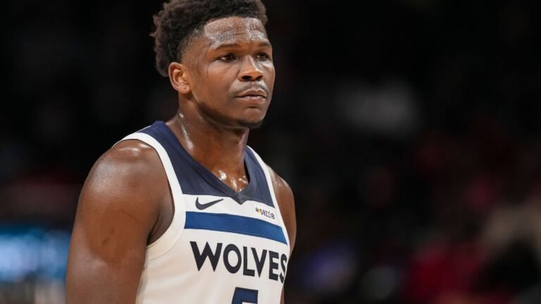 Anthony Edwards leaves bench after Timberwolves pull starters
