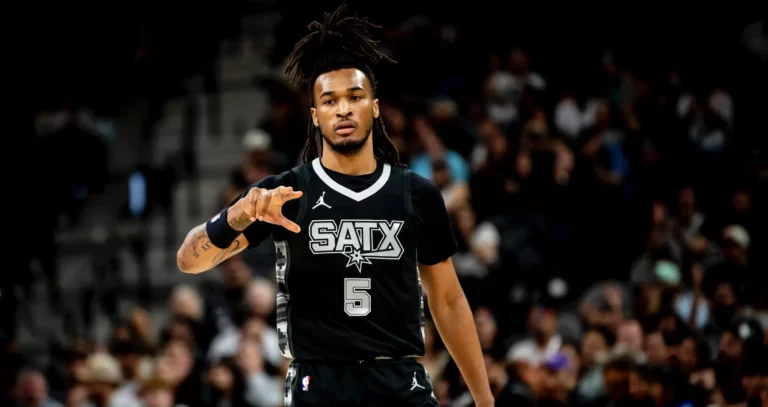 Castle’s 40-point triple-double lifts Spurs past Mavericks 138-125