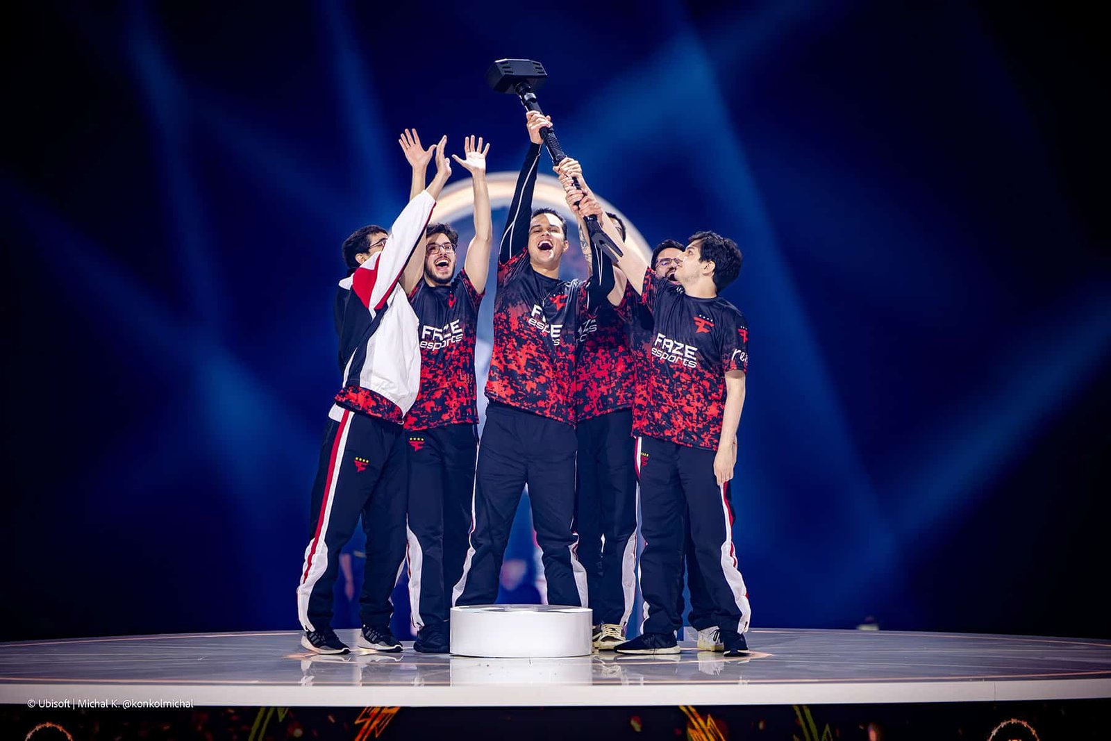 Image of FaZe Clan Rainbow Six team celebrating victory at Six Invitational 2026