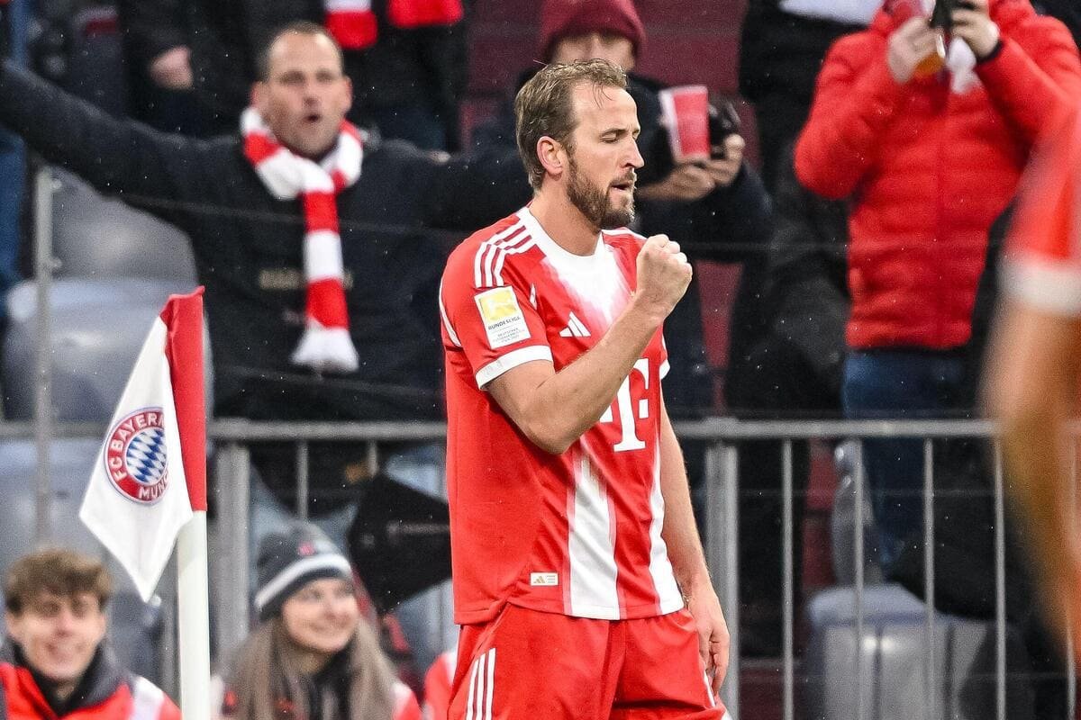 Harry Kane brace continues Bayern's Bundesliga title charge