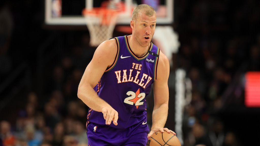 Spurs sign center Mason Plumlee for remainder of season
