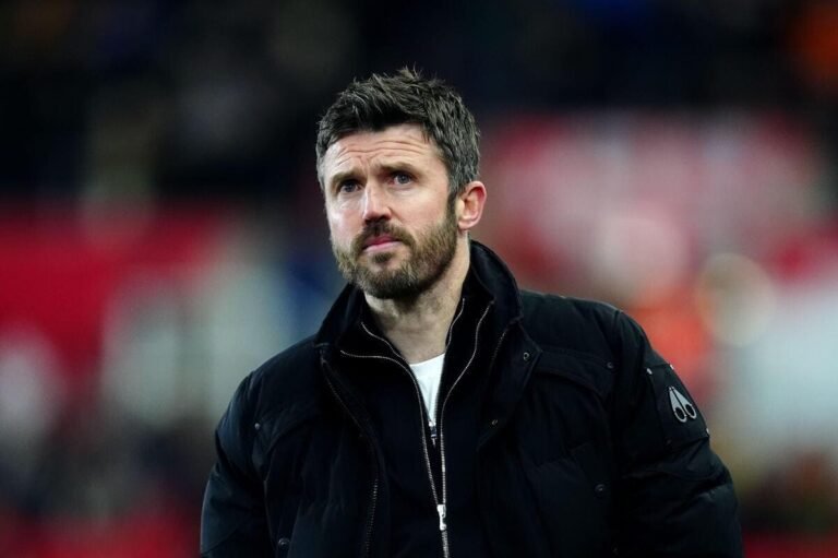 Carrick backed for Man Utd job by club legends