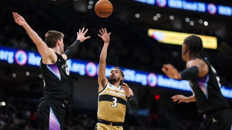Despite rust, Trae Young dazzles Wizards crowd in 19-minute debut
