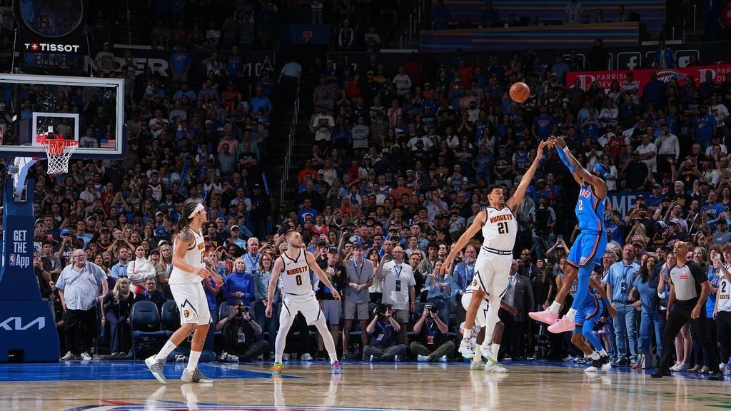 Gilgeous-Alexander ties Chamberlain, drains clutch 3s in win