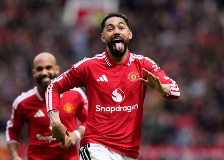 Fernandes equals assist record in cracking game