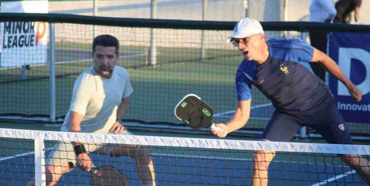 How to Poach Effectively in Pickleball – The Dink Pickleball