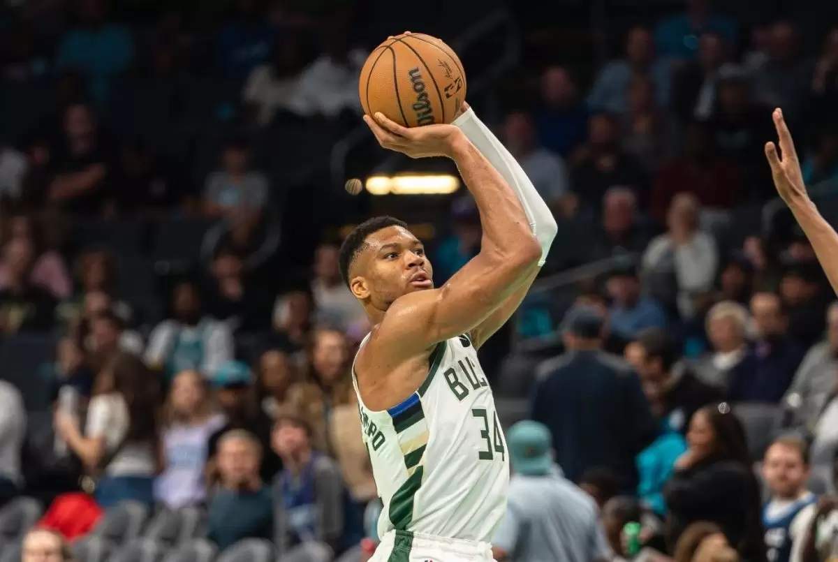 Heat, Bucks closing gap in Giannis trade talks