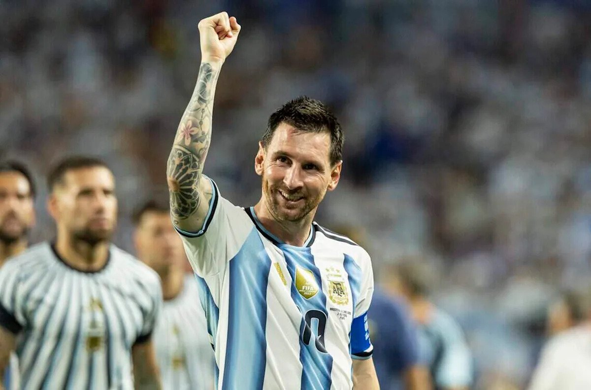 Messi Fires Argentina Into Quarters With Late Comeback, 3-2