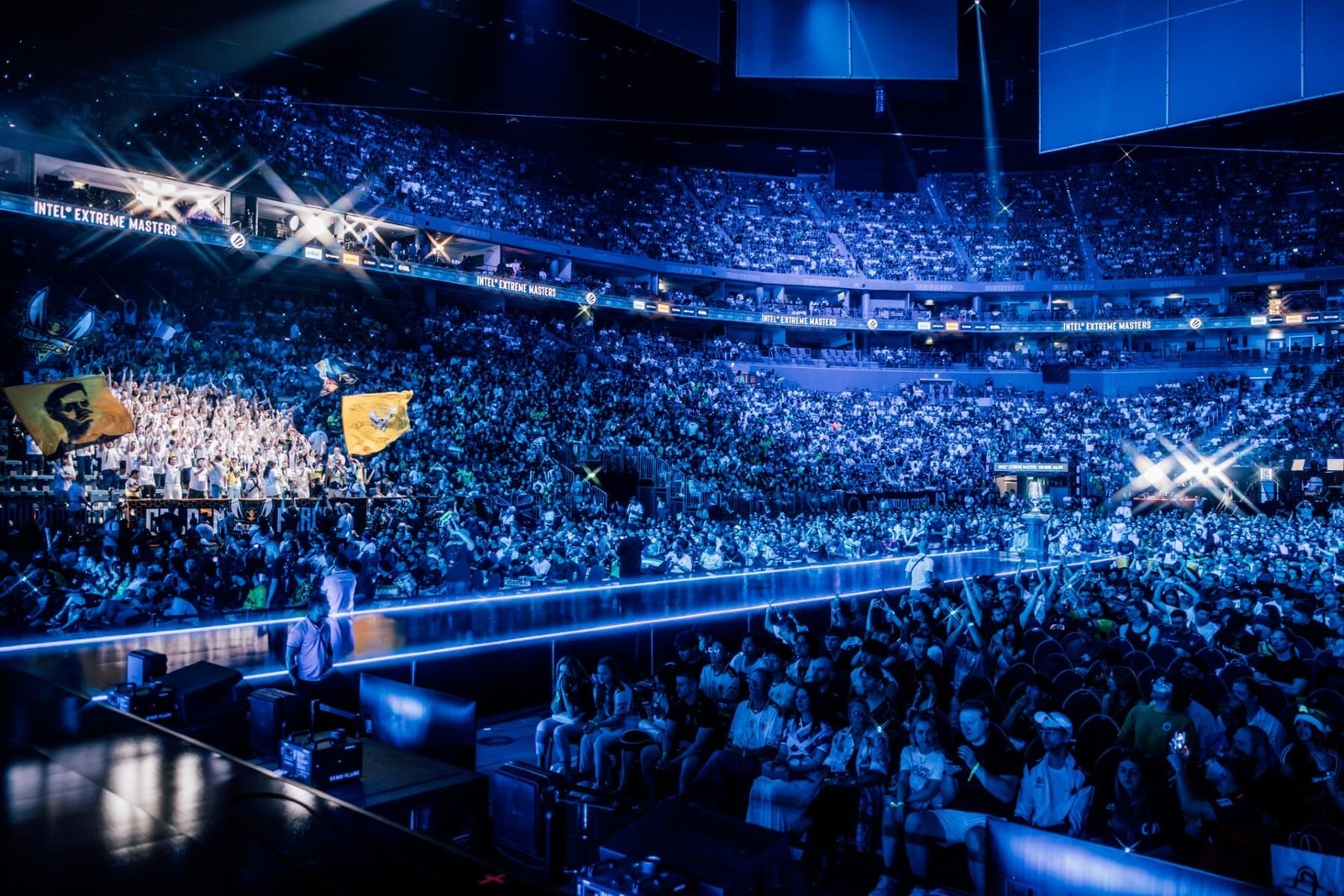 Counter-Strike 2 vs. Name of Obligation: How does the meta decide which esport is greatest?