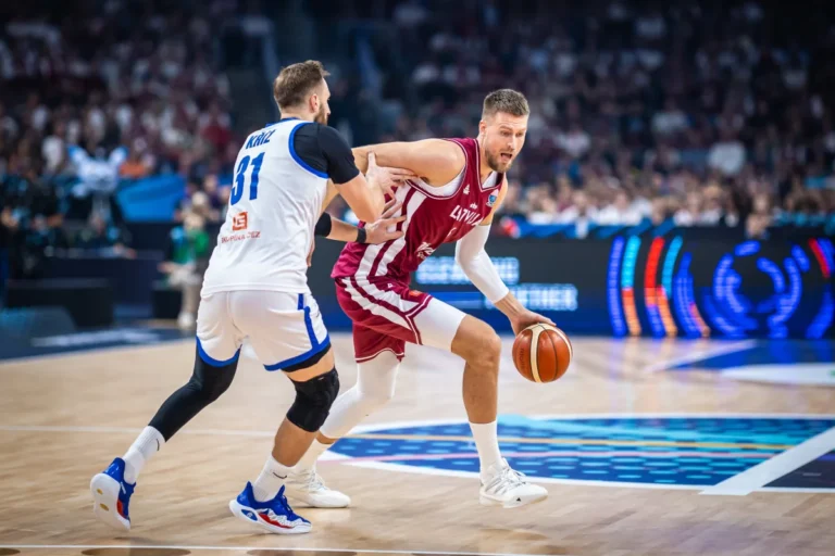 Kristaps Porzingis addresses well being points amid indefinite Warriors absence
