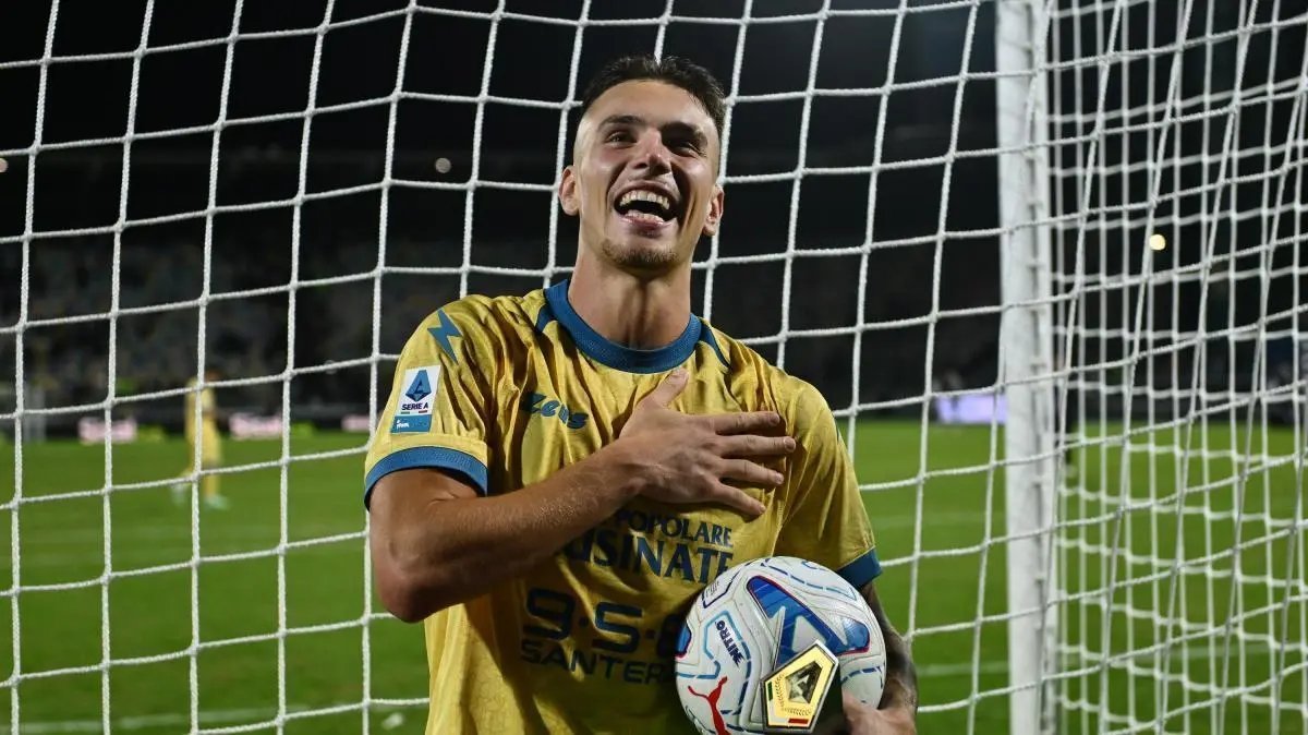 Raimondo hat-trick fires Frosinone to 4-2 in Serie A